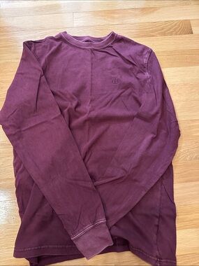 American Eagle Outfitters Long Sleeve Crewneck Shirt - Maroon